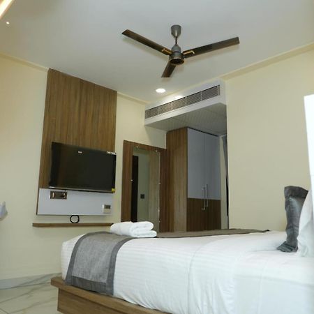 Hotel Phoenix Grand Visakhapatnam Ngoại thất bức ảnh